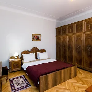 Gallery Rustaveli 1 Апартаменты Тбилиси