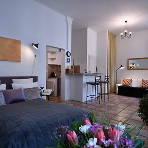 https://down-town-apartment.praguehotelsweb.com